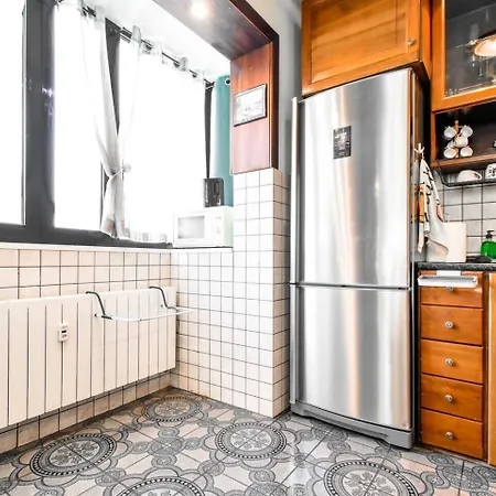 2 Levels 2br 2btr Separate Kitchen Ac