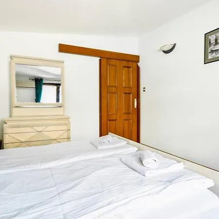 2 Levels 2br 2btr Separate Kitchen Ac * София
