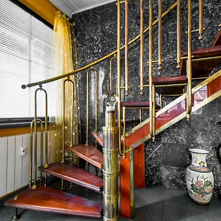2 Levels 2br 2btr Separate Kitchen Ac * Sofia