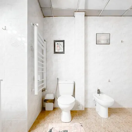 2 Levels 2br 2btr Separate Kitchen Ac Apartament *
