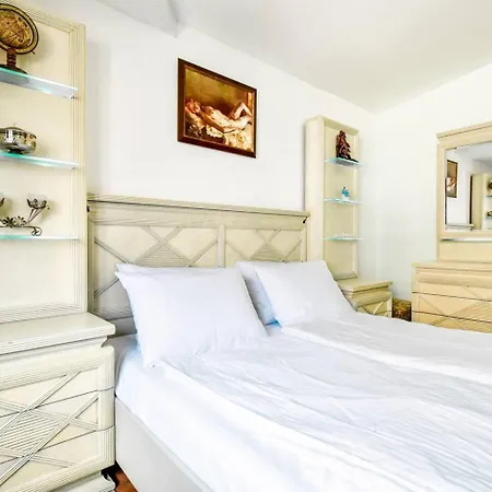 Appartement 2 Levels 2br 2btr Separate Kitchen Ac