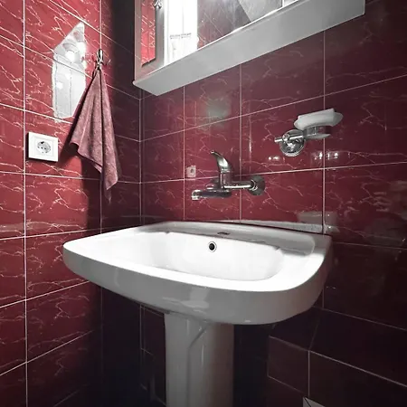 2 Levels 2br 2btr Separate Kitchen Ac Appartement *