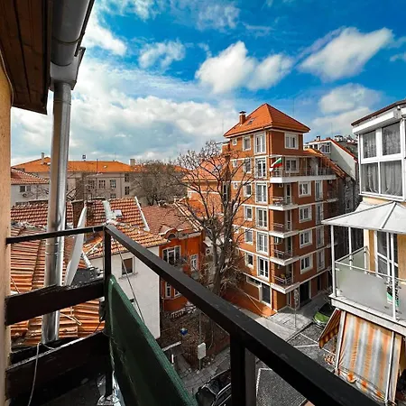 2 Levels 2br 2btr Separate Kitchen Ac * Sofia
